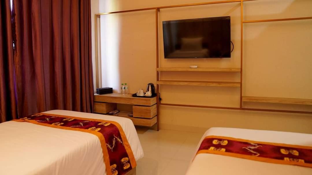Elohim Hotel Sentani Jayapura Exterior photo